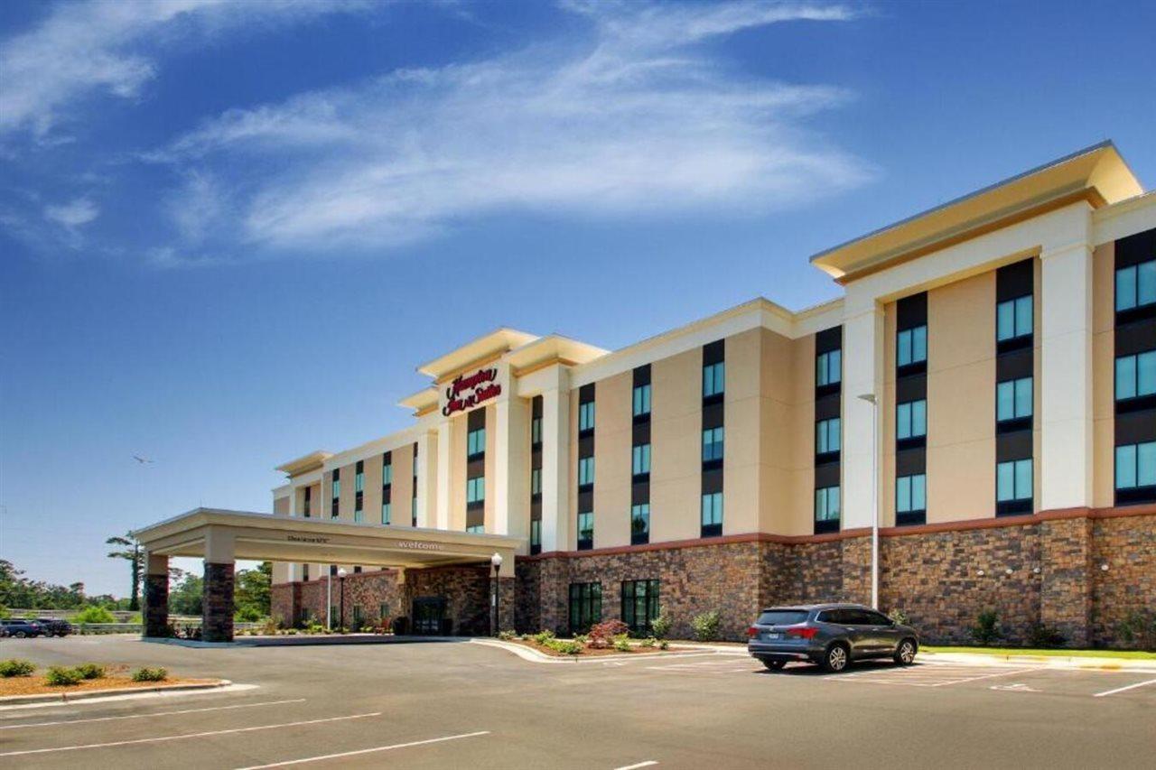 Hampton Inn & Suites By Hilton Southport Bagian luar foto