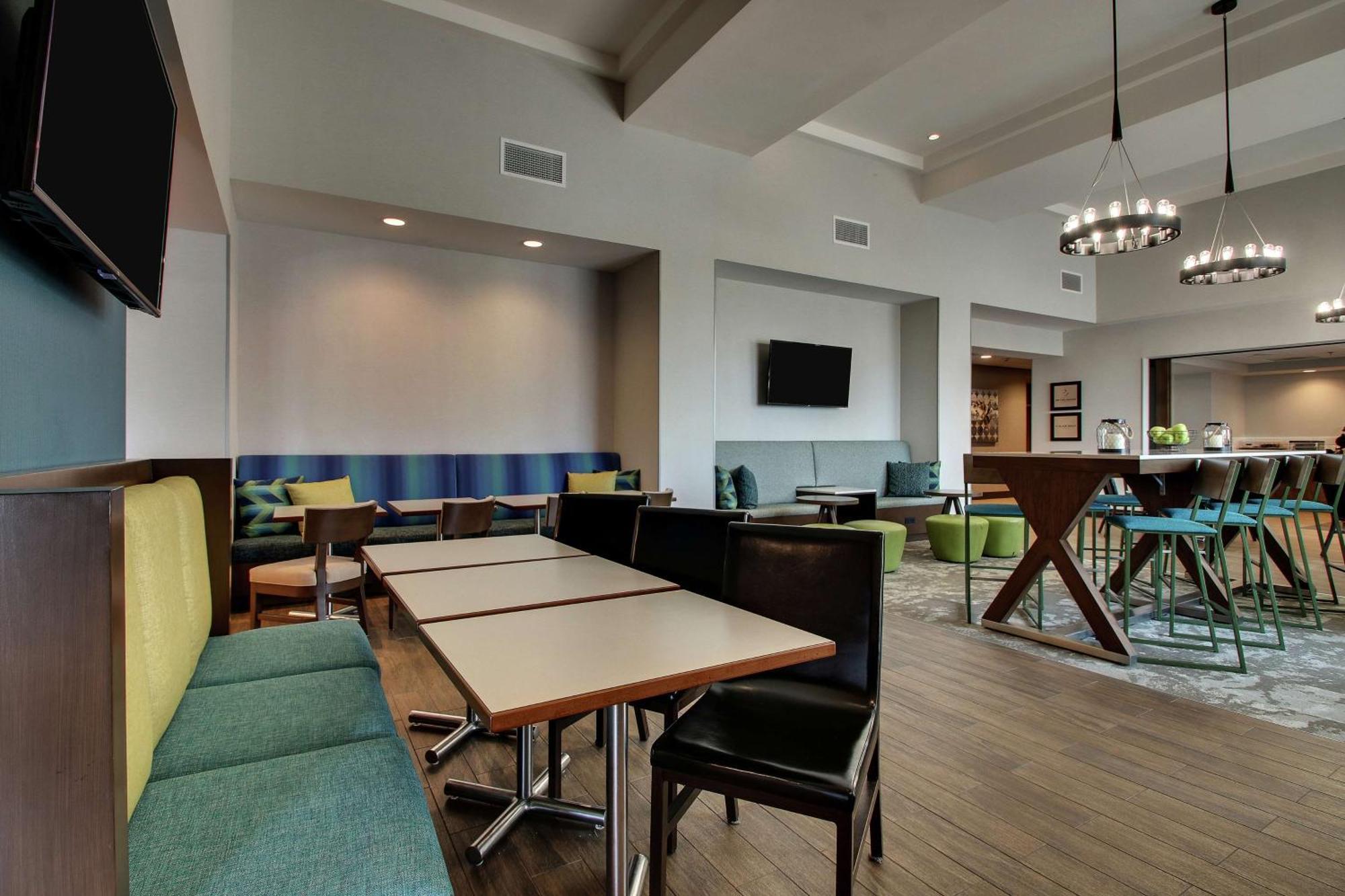 Hampton Inn & Suites By Hilton Southport Bagian luar foto