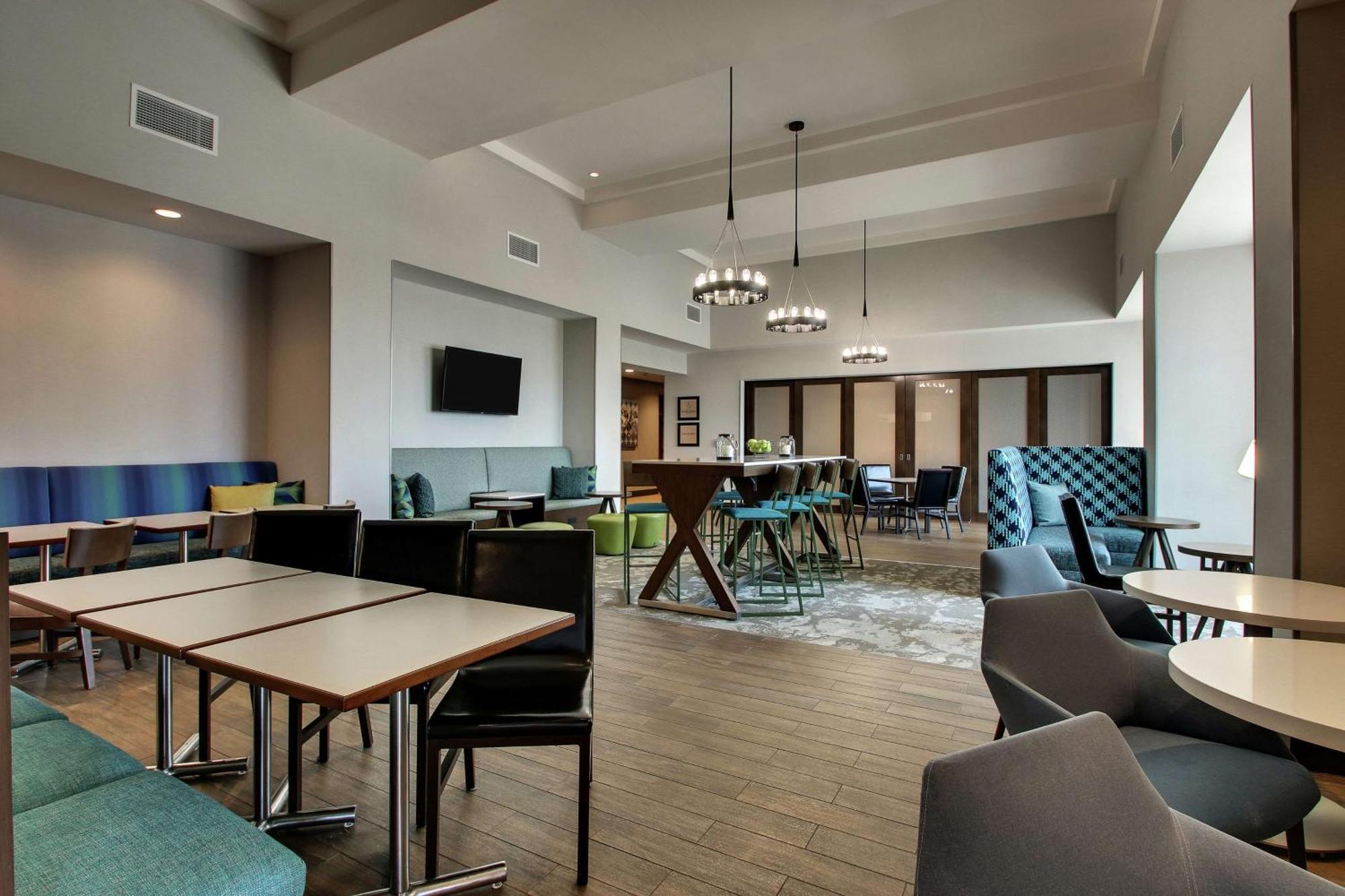 Hampton Inn & Suites By Hilton Southport Bagian luar foto